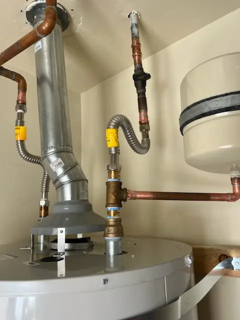 Water heater installation and plumbing repair in Oak Land